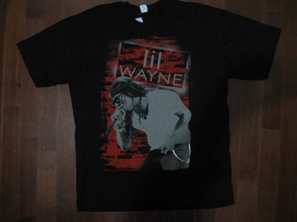 LIL WAYNE - ON STAGE- T-shirt - Officially Licensed